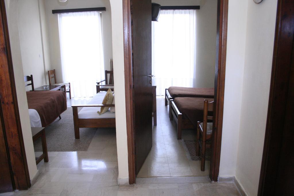 Aparthotel Iliahtides Amarynthos Cameră foto